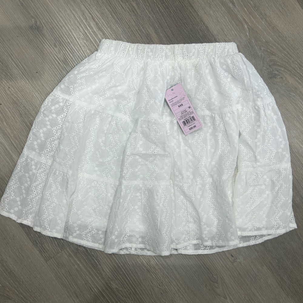 TARGET WILD FABLE WHITE SKIRT!! 
BRAND NEW WITH TAGS!!